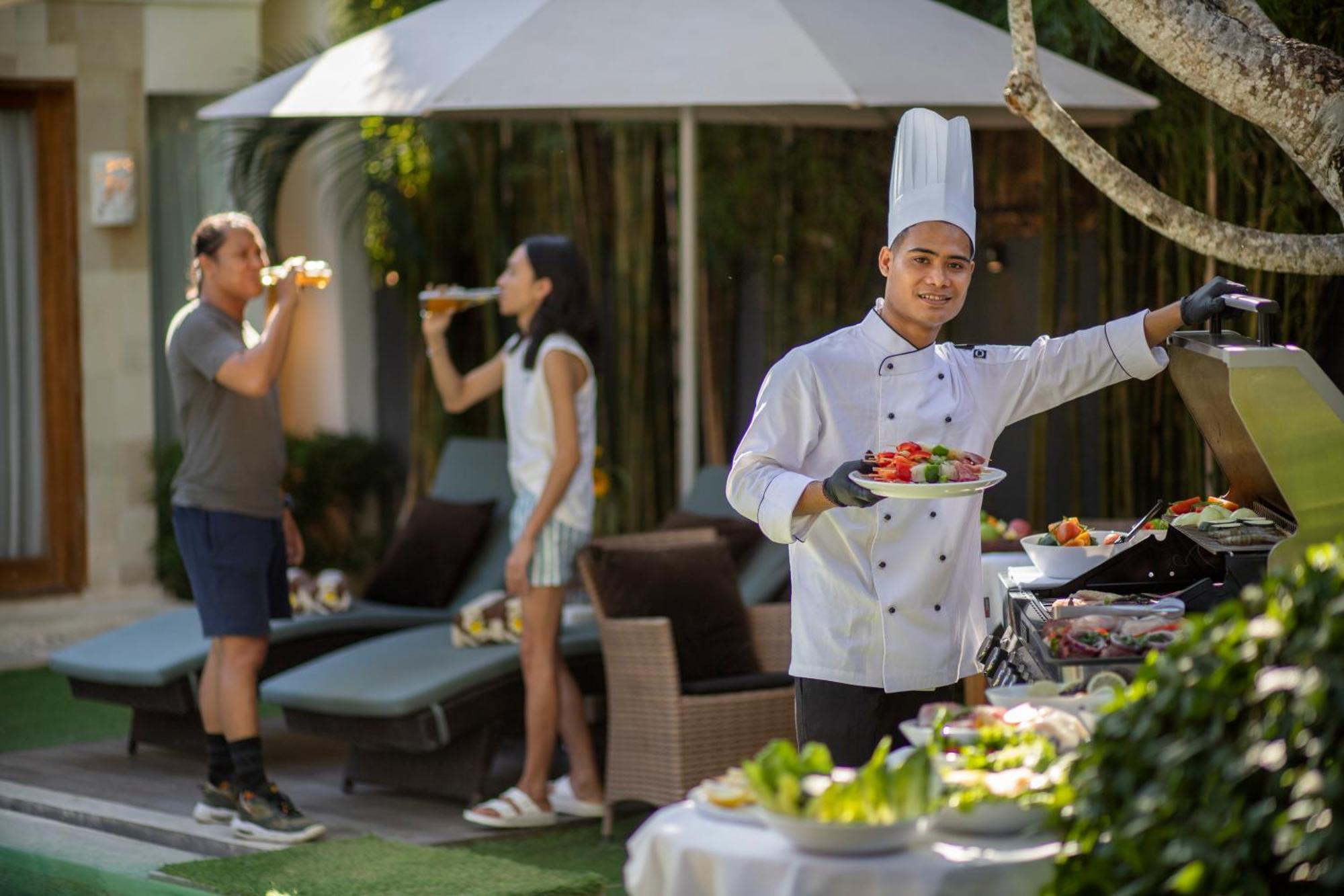 Big & Private 9 Bed, 9 Bath, Viola Villa, Pool, Location Villa Seminyak