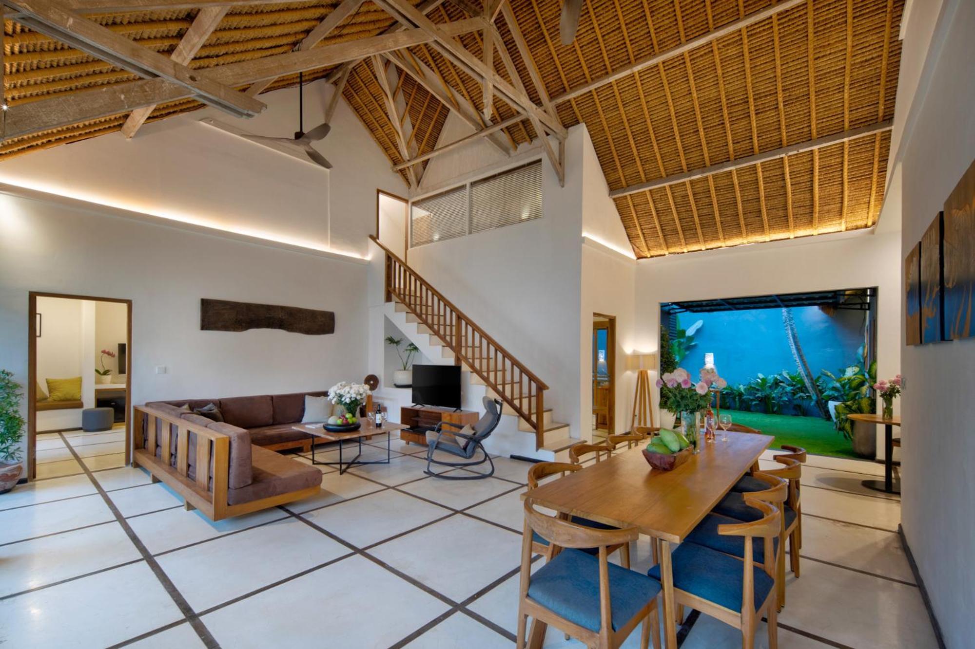 Big & Private 9 Bed, 9 Bath, Viola Villa, Pool, Location Seminyak
