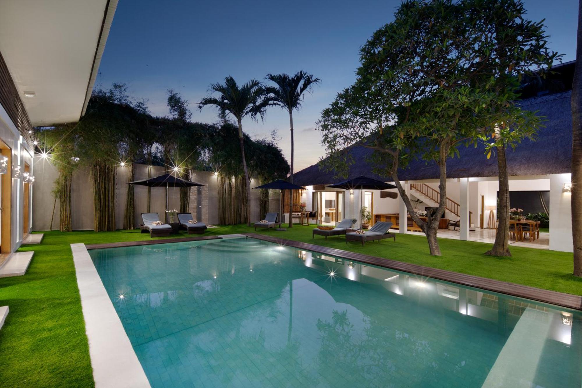 Big & Private 9 Bed, 9 Bath, Viola Villa, Pool, Location Seminyak