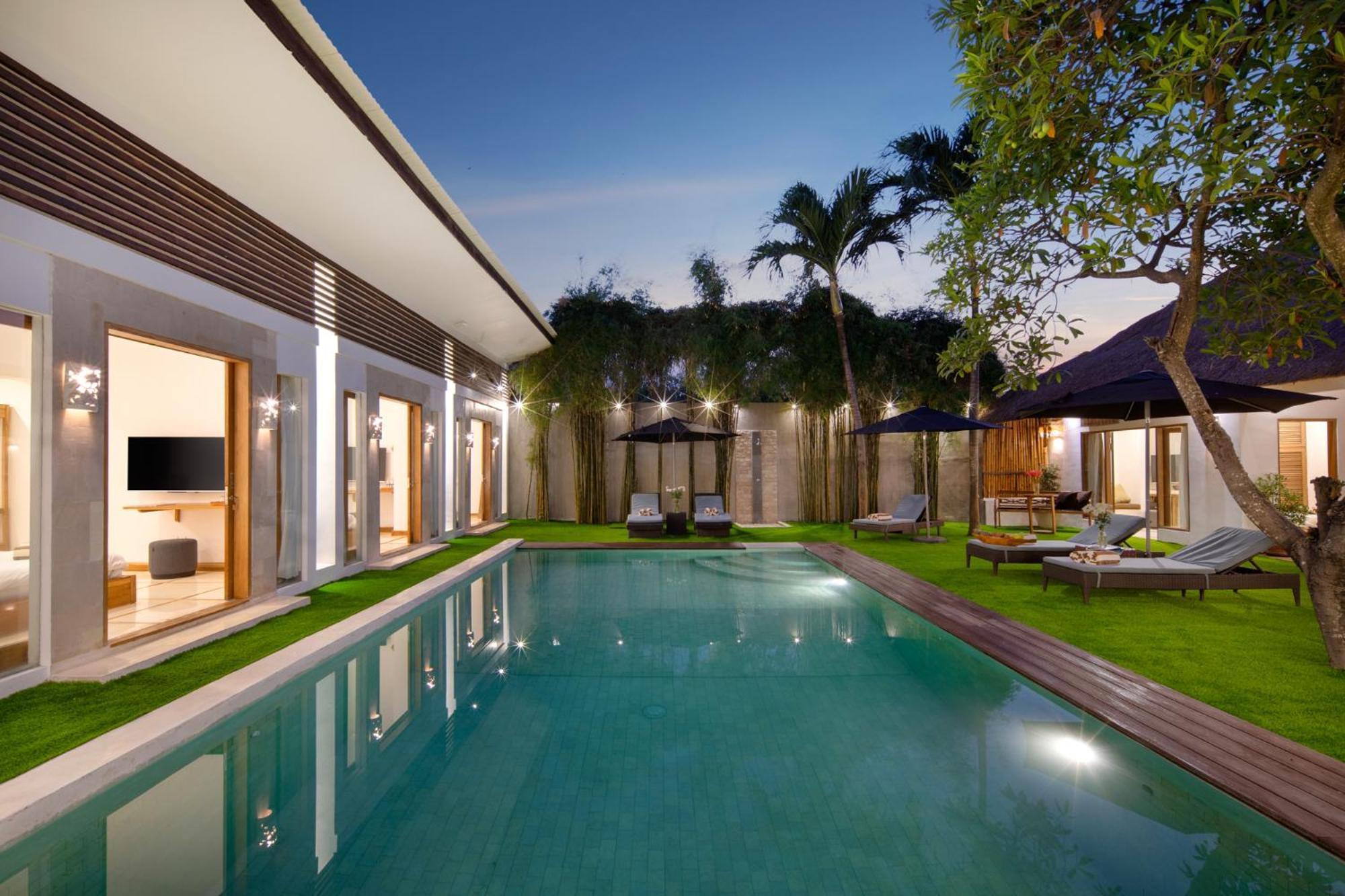 Big & Private 9 Bed, 9 Bath, Viola Villa, Pool, Location Seminyak